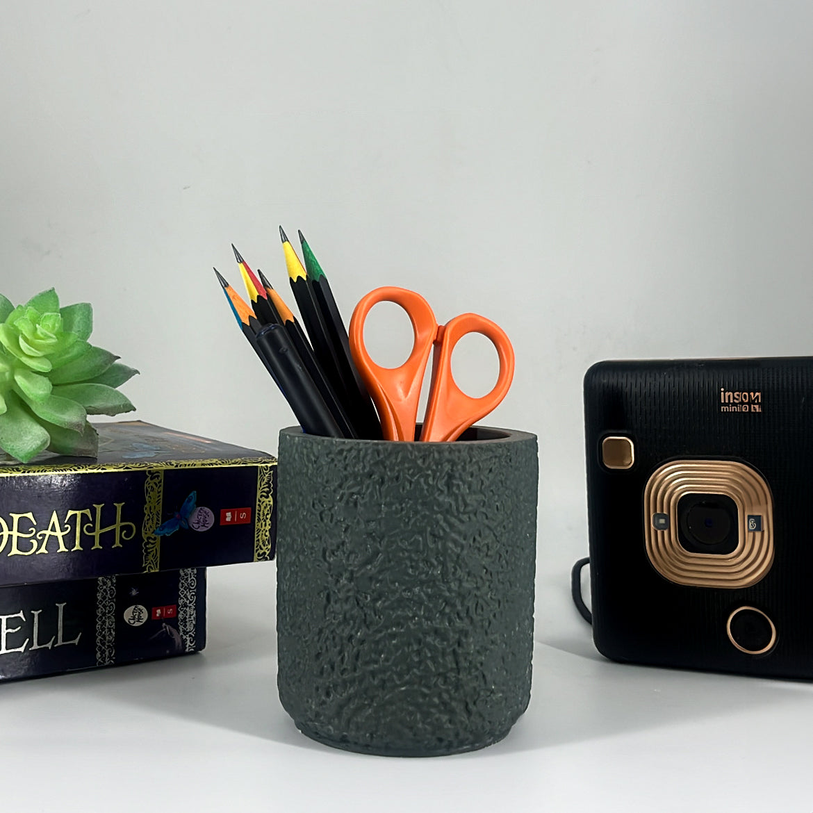 Pebble Pot | Pen Stand