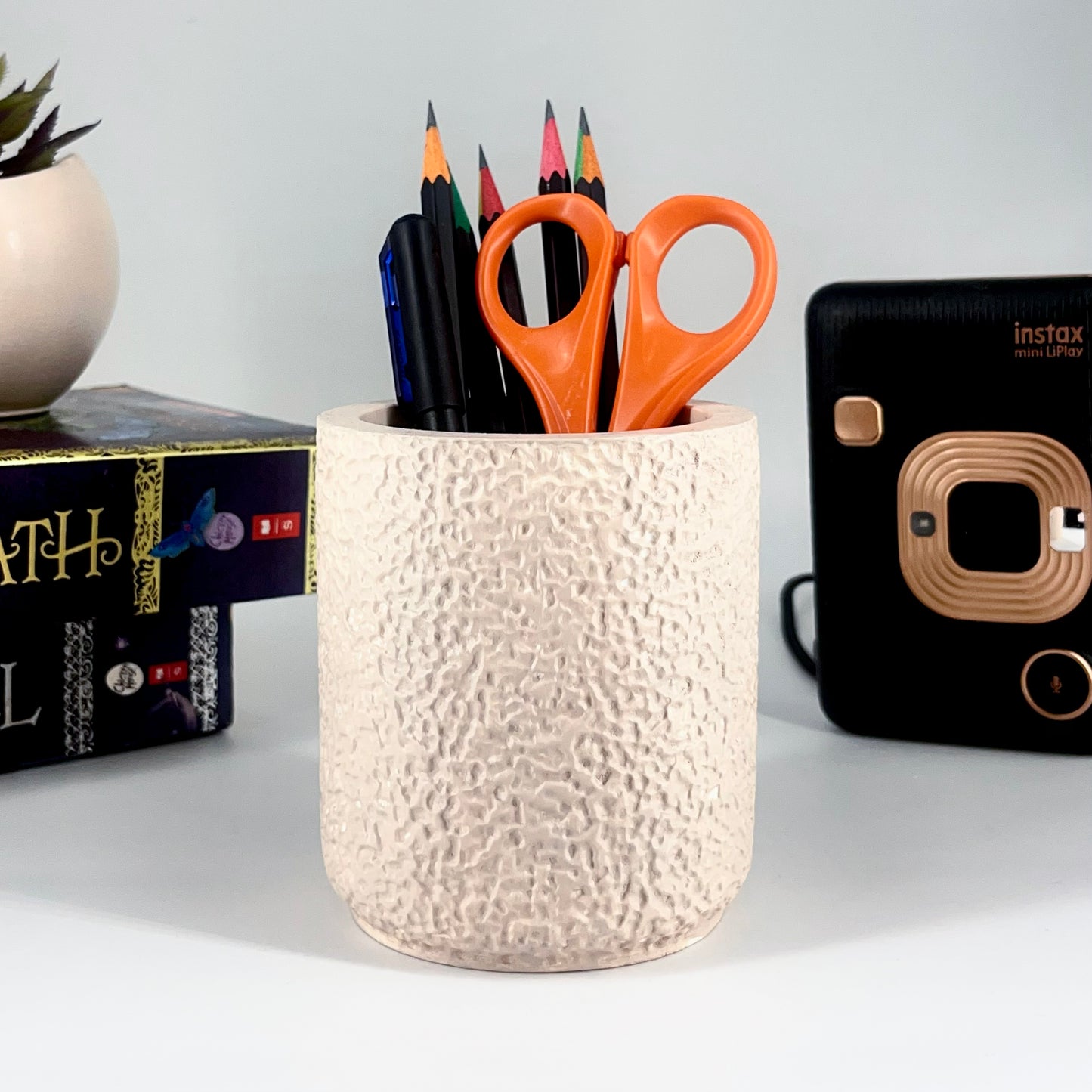 Pebble Pot | Pen Stand